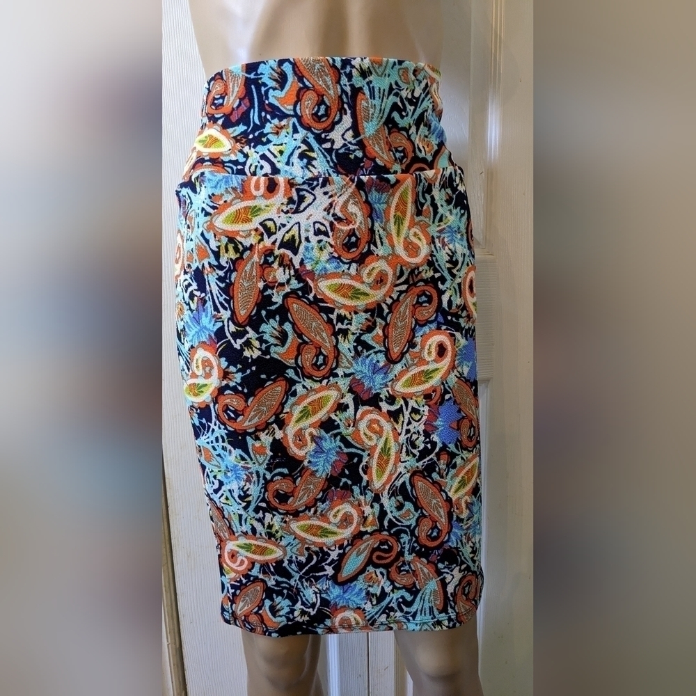 New with tags LuLaRoe Cassie size XS skirt, T3W
